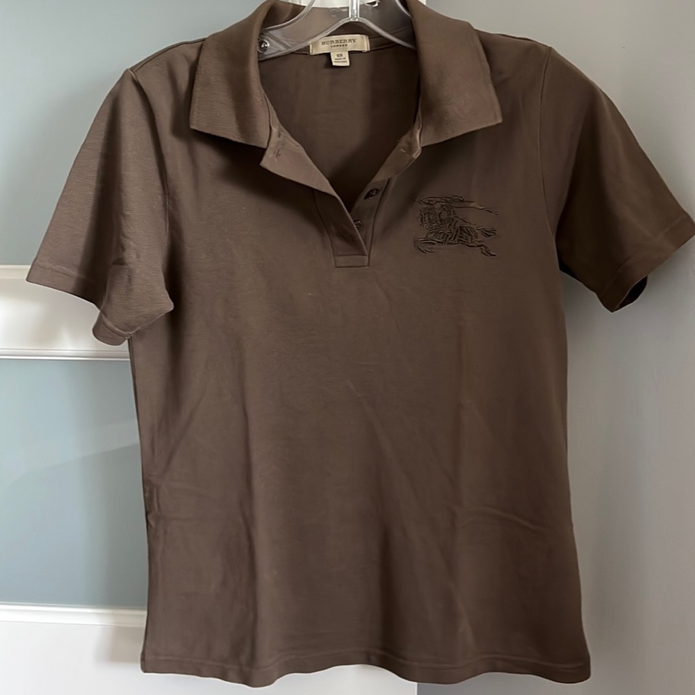 Burberry short sleeved polo in taupe.